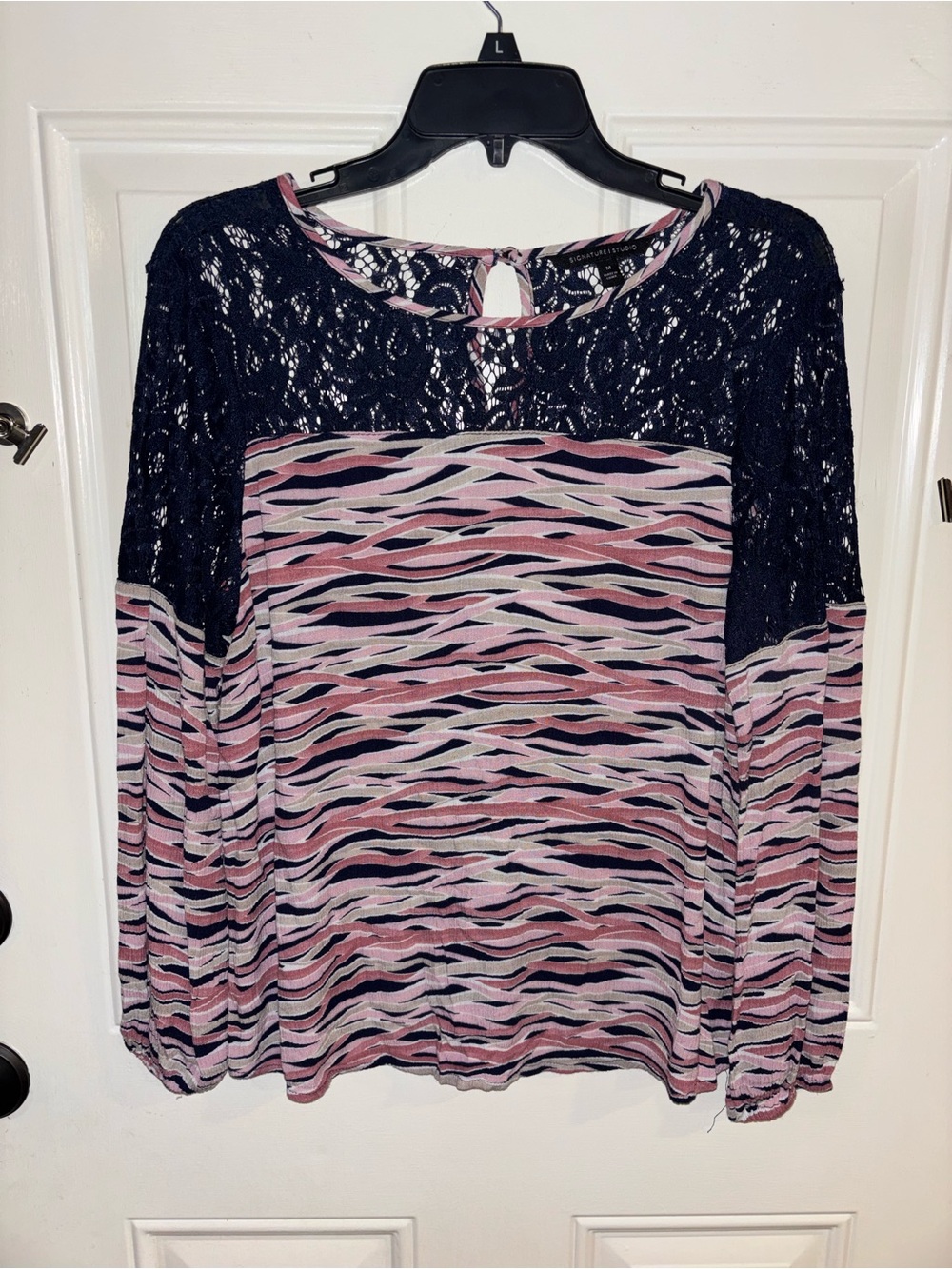 Signature Studio Navy Lace Yoke Wave-Print Top - Navy & Pink